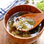 簡単！すぐ作れる☆『長ねぎとわかめの和風スープ』