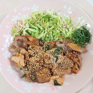 milkの作ってみた!投稿(焼いて絡めるだけ♪あと味軽やか【豚こまと大葉の照り焼き】)