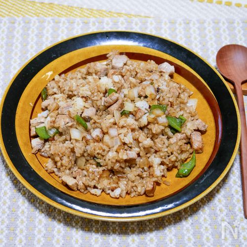 酸味が美味しい「豚ヒレ肉のソース焼き飯」