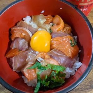 大庭の作ってみた!投稿(絶品！黄金比率のサーモンと真鯛の漬け丼)