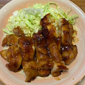 くだもの大好き🧡の作ってみた!投稿(【鶏肉で最強のご飯泥棒🍚】鶏肉の生姜焼き)