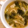 1032950の作ってみた!投稿(『玉ねぎと油揚げとわかめのお味噌汁』)