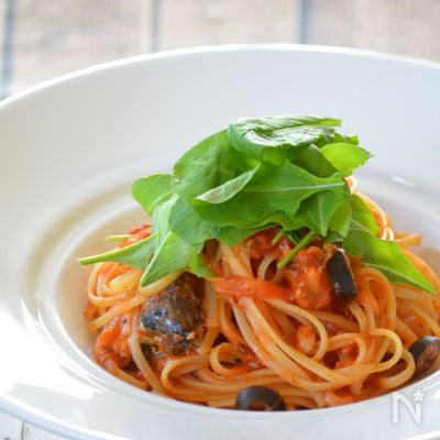 鯖と醬油麴のトマトソースパスタ