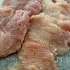 甘酢ダレがじゅわ〜っ♡『甘酢胡麻チキン』胸肉がご馳走に!の下準備