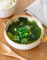 【火が通るまで1分】レタスとわかめの中華スープ|包丁なし!