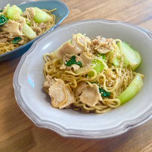 ゆかりの作ってみた!投稿(暑い日こそ食べたい！【豚肉とチンゲン菜の旨辛焼きそば】)
