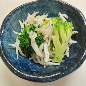 5252nの作ってみた!投稿(冷凍作り置きOK！ブロッコリーとしらすのごま和え)