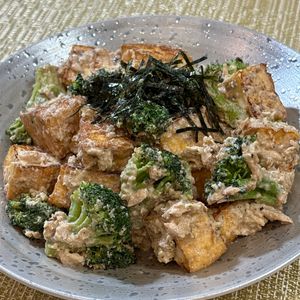 楽ラク手抜キッチン🐶🐾の作ってみた!投稿(厚揚げと焼きブロッコリーの♪濃厚ツナマヨごまだれ和え🥗✨)