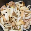 鶏肉とエリンギのトマトクリームシチュー【米粉で簡単！】の工程3
