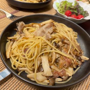 みっさキッチンの作ってみた!投稿(きのこと豚肉の柚子胡椒パスタ)