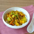 ＼正月明けの体リセットに! ／油揚げの和風カレー丼