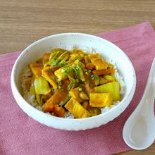 ＼正月明けの体リセットに! ／油揚げの和風カレー丼