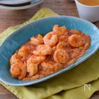 ご飯が進む！砕き玉ねぎのピリ辛エビチリ