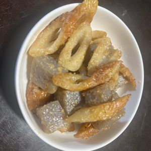 Yの作ってみた!投稿(地味にうまい!\こんにゃくとちくわのごま味噌煮/)