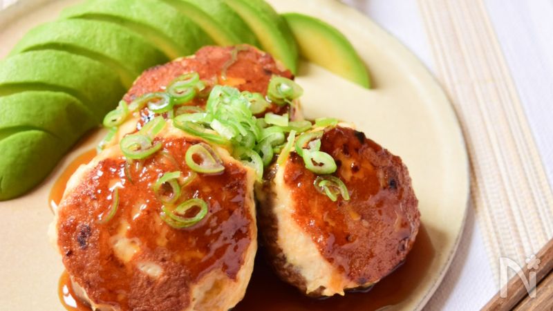 ヘルシーなのにボリューム満点🎶しいたけの肉詰め | レシピサイトNadia
