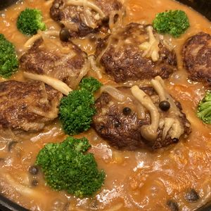 Ibu Rikuの作ってみた!投稿(【煮込みハンバーグ】我が家一番人気おかず♡小さめ簡単Ver.)