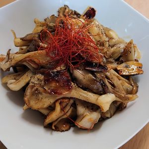 まゆのの作ってみた!投稿(舞茸だけでこんなに美味しい【舞茸の甘辛ガーリックソテー】)