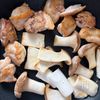 ごはんが進む甘辛味🤤『鶏ももとエリンギの照り焼き』の工程2