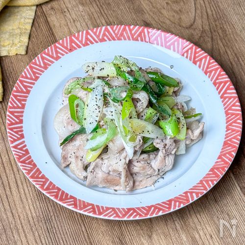 食材2つですぐできる♩《豚肉のねぎ塩炒め》