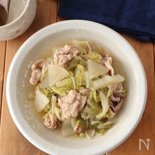 汁まで飲み干したくなる♪白菜と大根と豚肉の和風煮