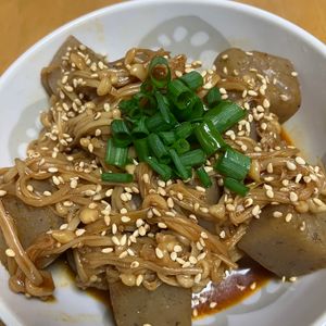 りょうこの作ってみた!投稿(ご飯が進む激うまおかず♡【こんにゃくとえのきの甘辛炒め】)