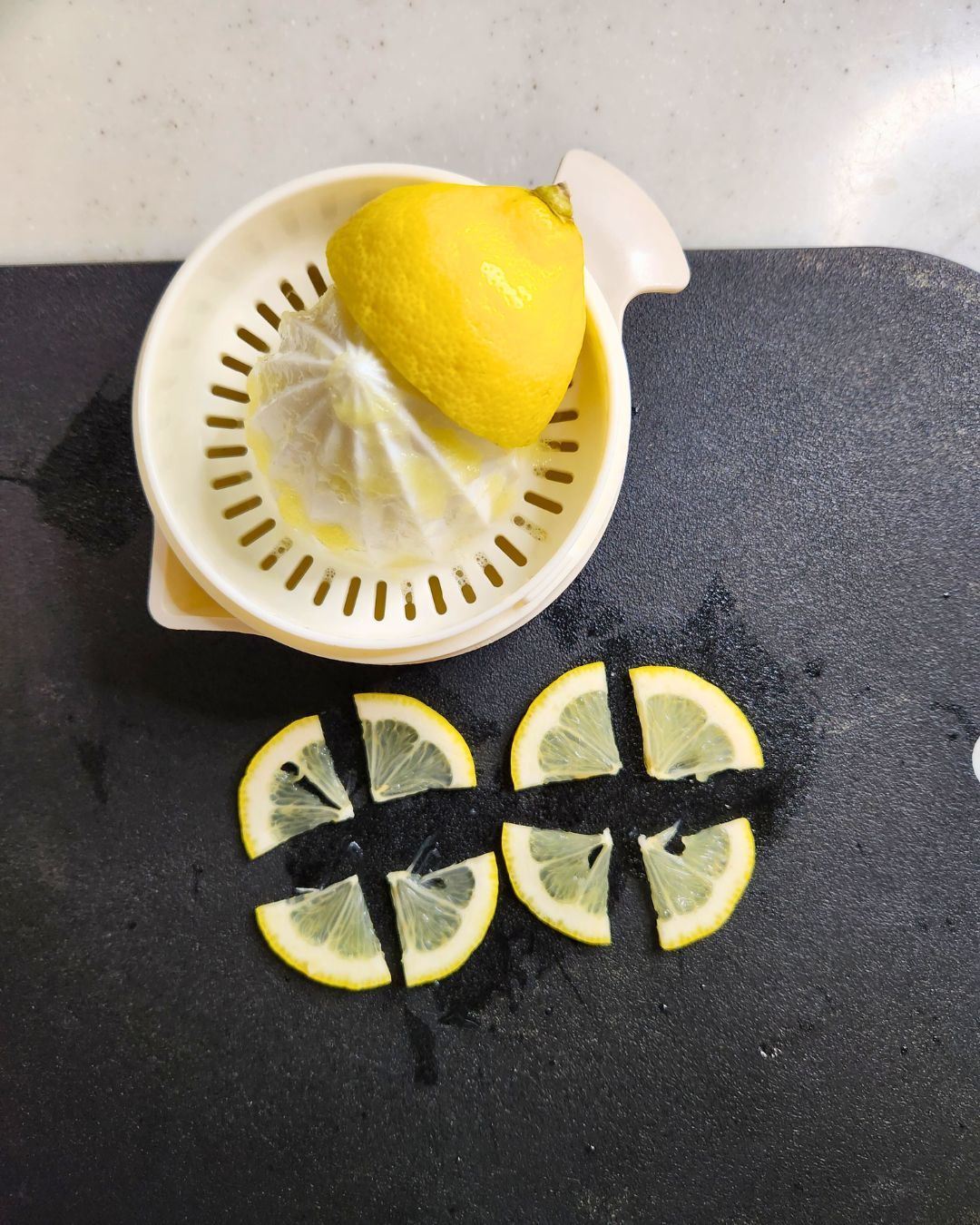 レモン大根2袋+甘酢の大根2袋+梅肉大根2袋セット 大根は全部漬けちゃえ！簡単なのに無限に食べられる大根の即席漬けレシピ5選・作り方｜Tasty