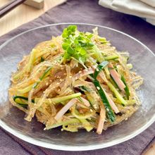 茹でないから超ラク♪抱えて食べたい！糸寒天の春雨風サラダ