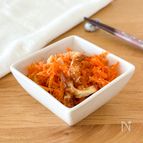にんじんとちくわの香ばし胡麻和え