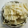 そのままでもパンに乗せても「キノコのマリネ」の下準備