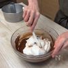 オイルの代わりは水で大丈夫！米粉のチョコレートシフォンケーキの工程4