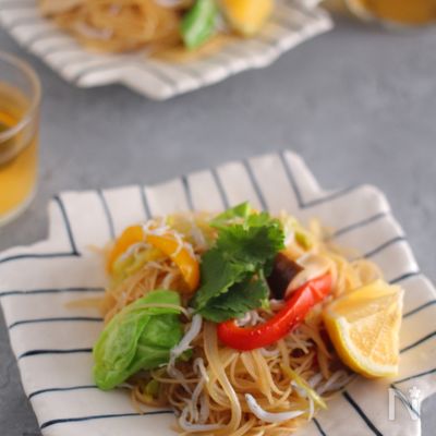 たっぷり野菜としらすのエスニックビーフン