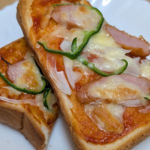 まゆのの作ってみた!投稿(【カレー香るピザトースト】やみつきになる美味しさ！)