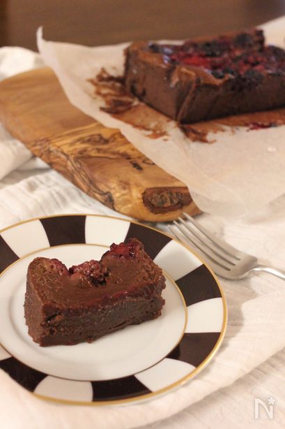 《牛乳パックで作る》濃厚♪ショコラとベリーのテリーヌ