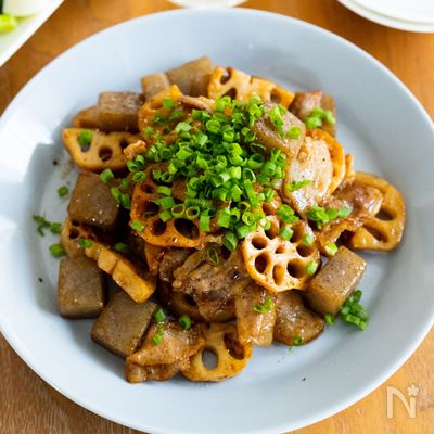『豚バラれんこんとこんにゃくのオイスター炒め』ご飯に合う♫