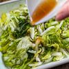 【白菜の即席柚子胡椒漬け】切って和えるだけ！あとを引く🥢の工程4