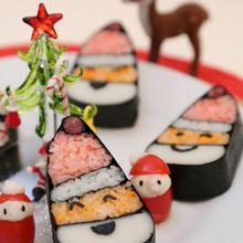 デコ寿司でサンタ巻き
