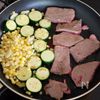バター醤油風味【牛肉とズッキーニととうもろこしの炒め物】の工程4