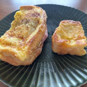 こむぎの作ってみた!投稿(ふわとろ食感♡『ハムとチーズのフレンチトースト』やみつきの味)