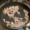 厚揚げでかさ増し！ピーマンと豚こま肉のコク旨炒めの工程4