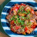 【片手で握るだけ】食欲復活！握り豚こまのさっぱりトマトだれ