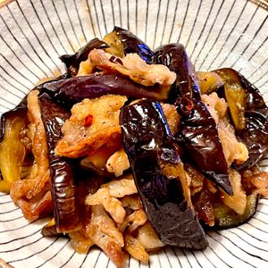michuの作ってみた!投稿(行列の定食屋さんの🍚豚バラと秋なすのポン酢しょうが焼き🤩)
