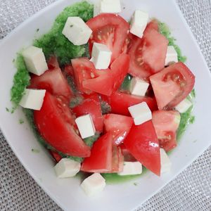 ゆまっくすの作ってみた!投稿(すりおろしきゅうりで食べる 【デリ風トマトサラダ】)