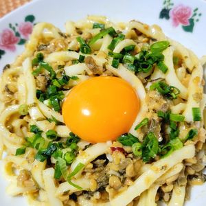 ヴェルの作ってみた!投稿(5分でランチ！レンジで仕上げる♩高菜明太納豆うどん)