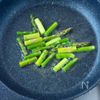 簡単5分◎だしの旨み×バターが最高【アスパラだしバター炒め】の工程3