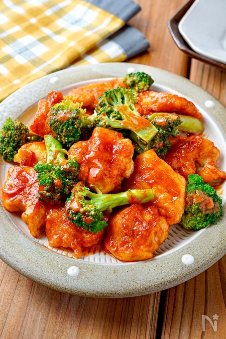 鶏むね肉とブロッコリーのオーロラ炒め