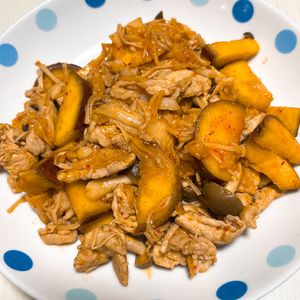 ぷりんの作ってみた!投稿(【さつまいもときのこの豚キムチ炒め】ご飯が進む秋おかず！)