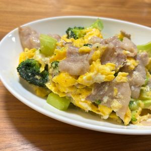 にょいにょいの作ってみた!投稿(ブロッコリーと豚バラと卵の旨塩中華とろみ炒め)