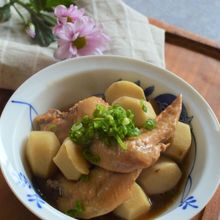 里芋と手羽先の生姜煮