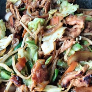 和音の作ってみた!投稿(行列の定食屋さんの🍚豚の味噌みりん漬け焼き野菜炒め定食🤩)