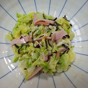 鶏皮坊主の作ってみた!投稿(【子供爆食！白菜のカレーマヨコーンサラダ】レンジで簡単♡︎)